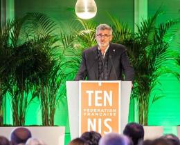 En Guyane, le président de la Fédération française de tennis séduit par le potentiel du territoire