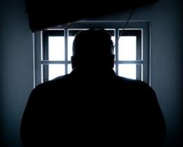 Guadeloupe : inquiet pour son petit-fils, un grand-père braque un supermarché pour aller le retrouver en prison