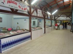 Marché-de-poisson-MIR-300x225.jpg