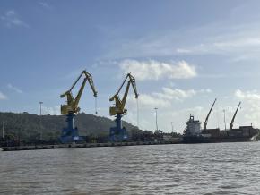 L’activité portuaire a généré directement 1 180 emplois en 2021, selon l’Insee