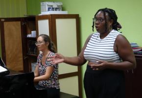 Voix des Outre-mer 2025 : Oksana Mesmin représentera la Guyane au concours à Paris